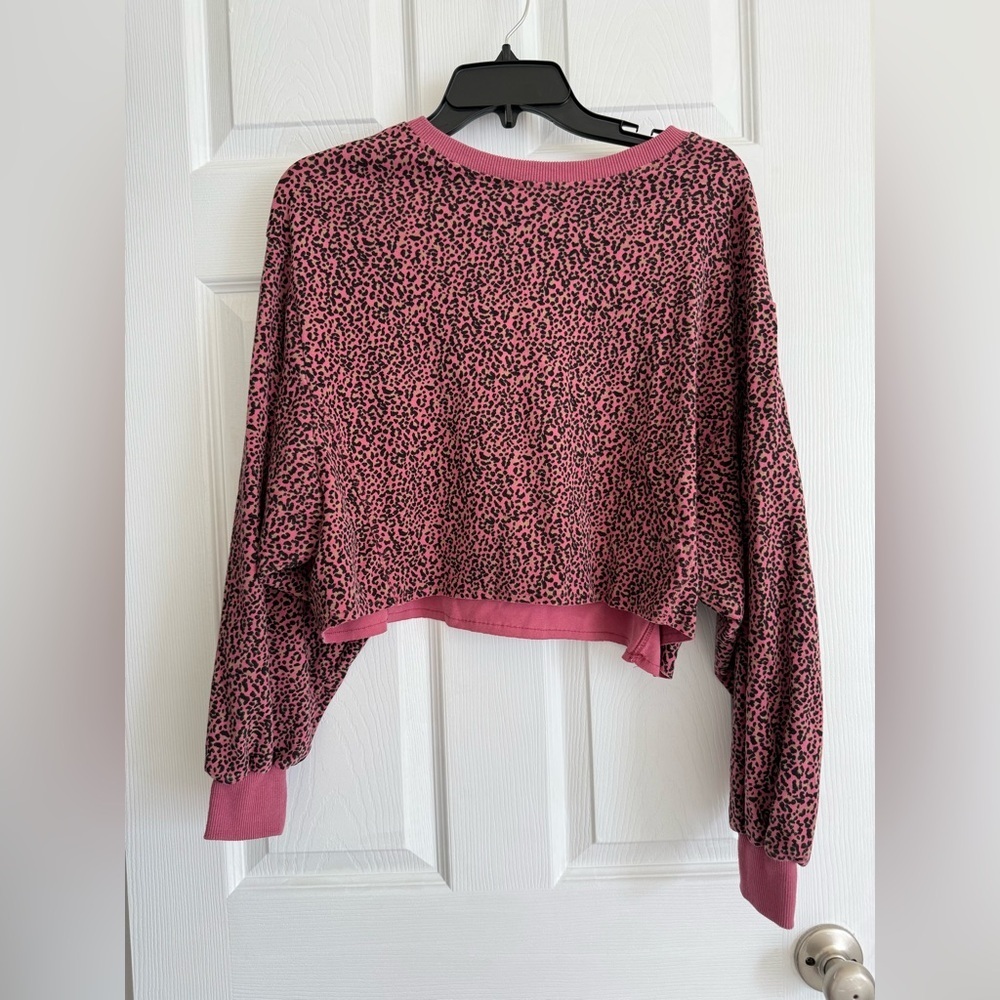 Lelis Cropped Pink Cheetah Sweatshirt Size Small Casual Comfy Winter Loungewear